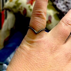 New, Size 7, Nickel Color, Costume Jewelry, V Shaped